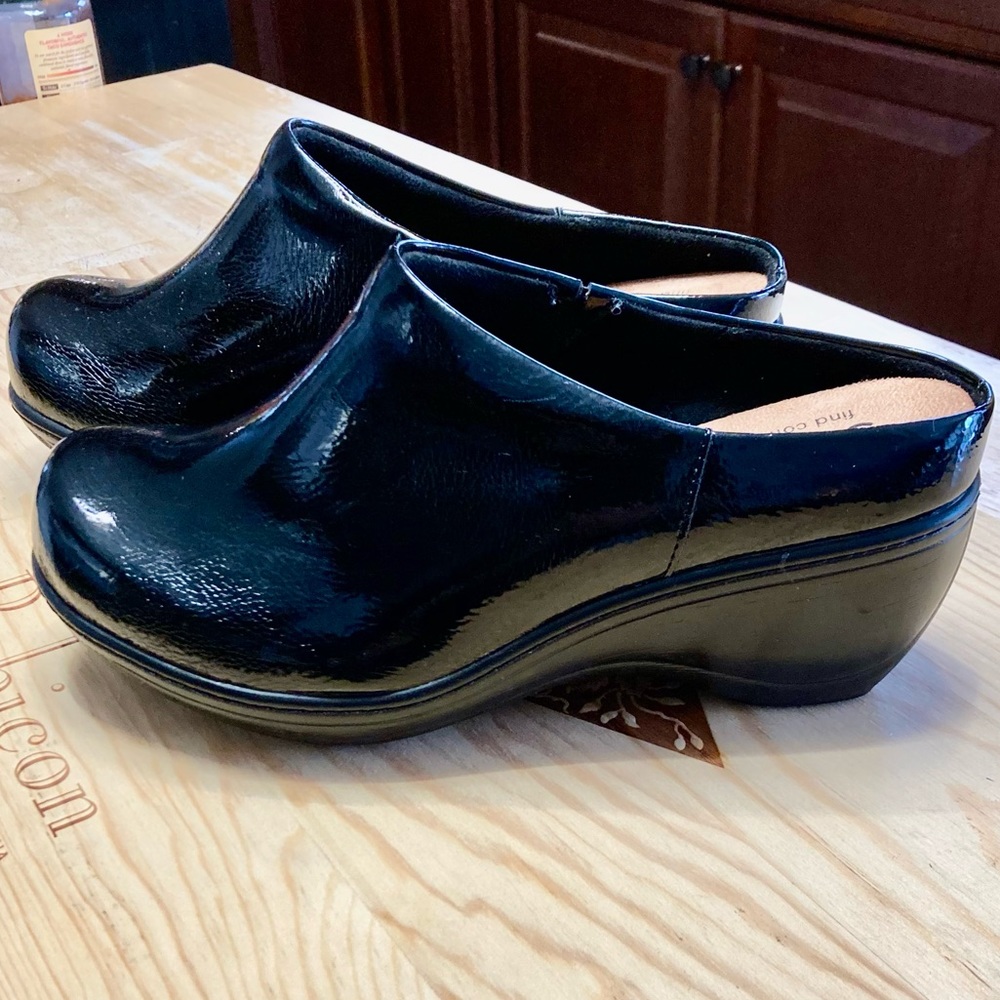 SoftWalk Clogs, Size 6.5 WW